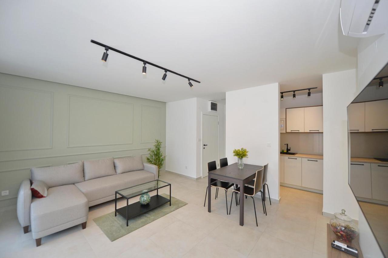 Solaris Lux